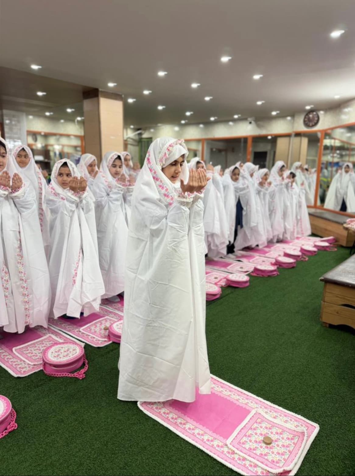 جشن عبادت 🤲🏼📿 بهمن ماه ۱۴۰۴